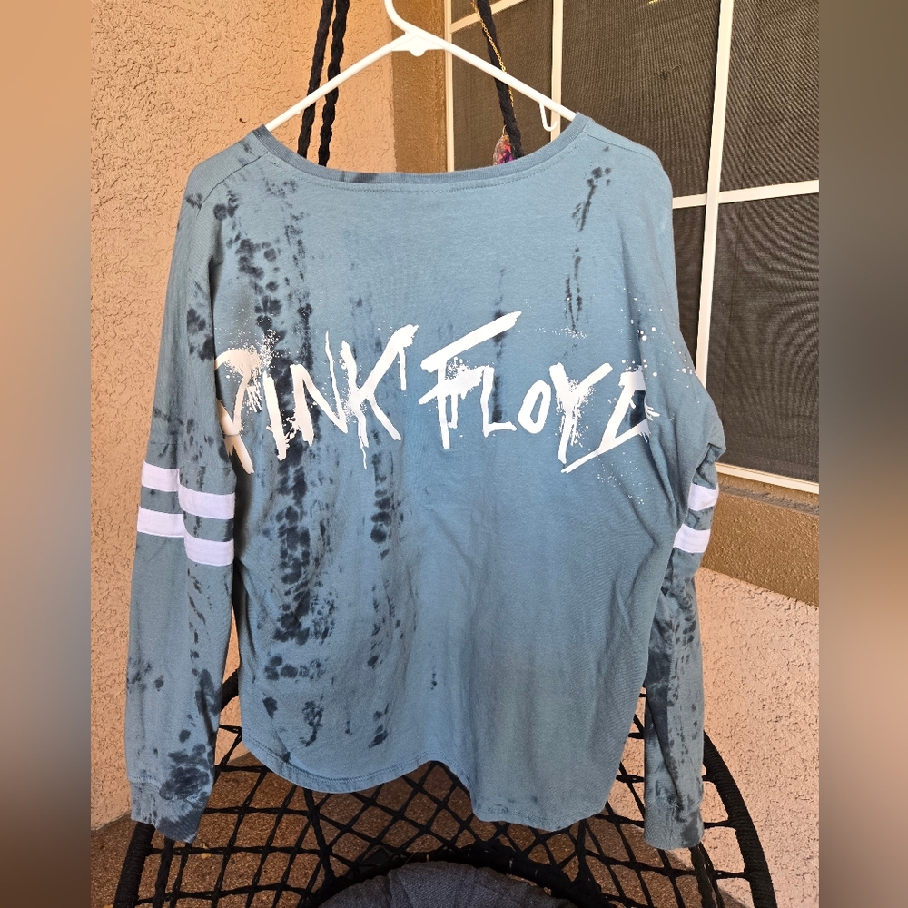 Pink Floyd The Wall Hot Tooic Blue Long Sleeve Graphic Shirt